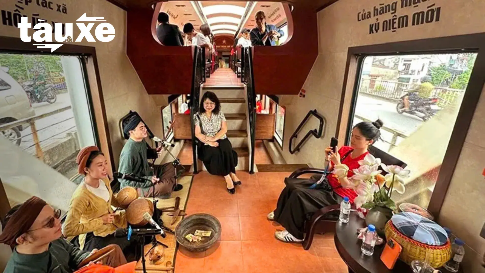 Tàu ‘Hà Nội 5 cửa ô’ nhận phản hồi tích cực từ hành khách | Bản tin Tàu và Xe | 15/09/2025